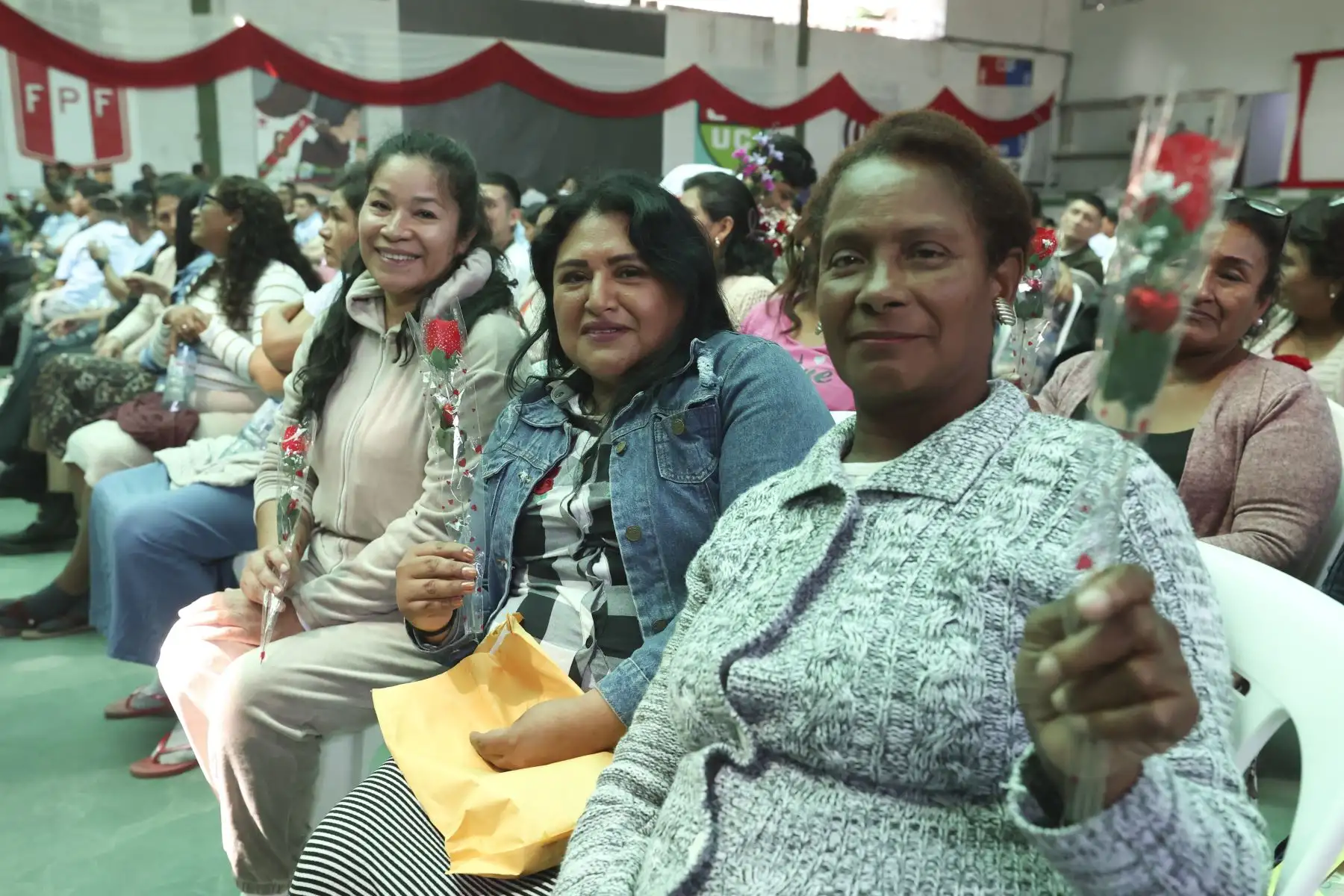 Más de 100 internos de los penales Lurigancho, Callao y Castro Castro integrantes de Orquestando, programa de formación musical del INPE, compartirán con sus madres en un recital musical a cargo de la Orquesta Sinfónica Nacional. 

Foto: ANDINA/Juan Carlos Guzmán Negrini