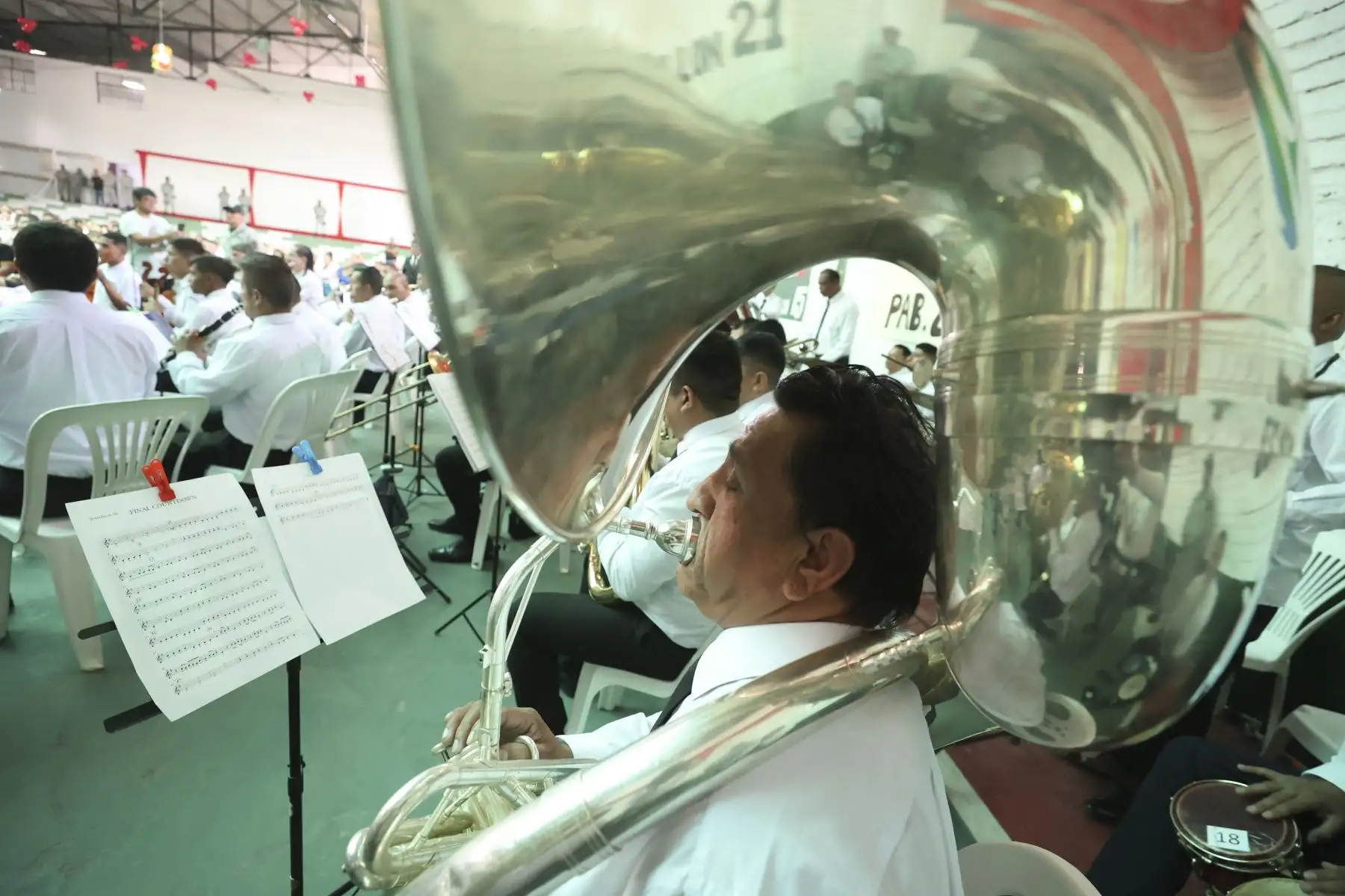 Más de 100 internos de los penales Lurigancho, Callao y Castro Castro integrantes de Orquestando, programa de formación musical del INPE, compartirán con sus madres en un recital musical a cargo de la Orquesta Sinfónica Nacional.

Foto: ANDINA/Juan Carlos Guzmán Negrini