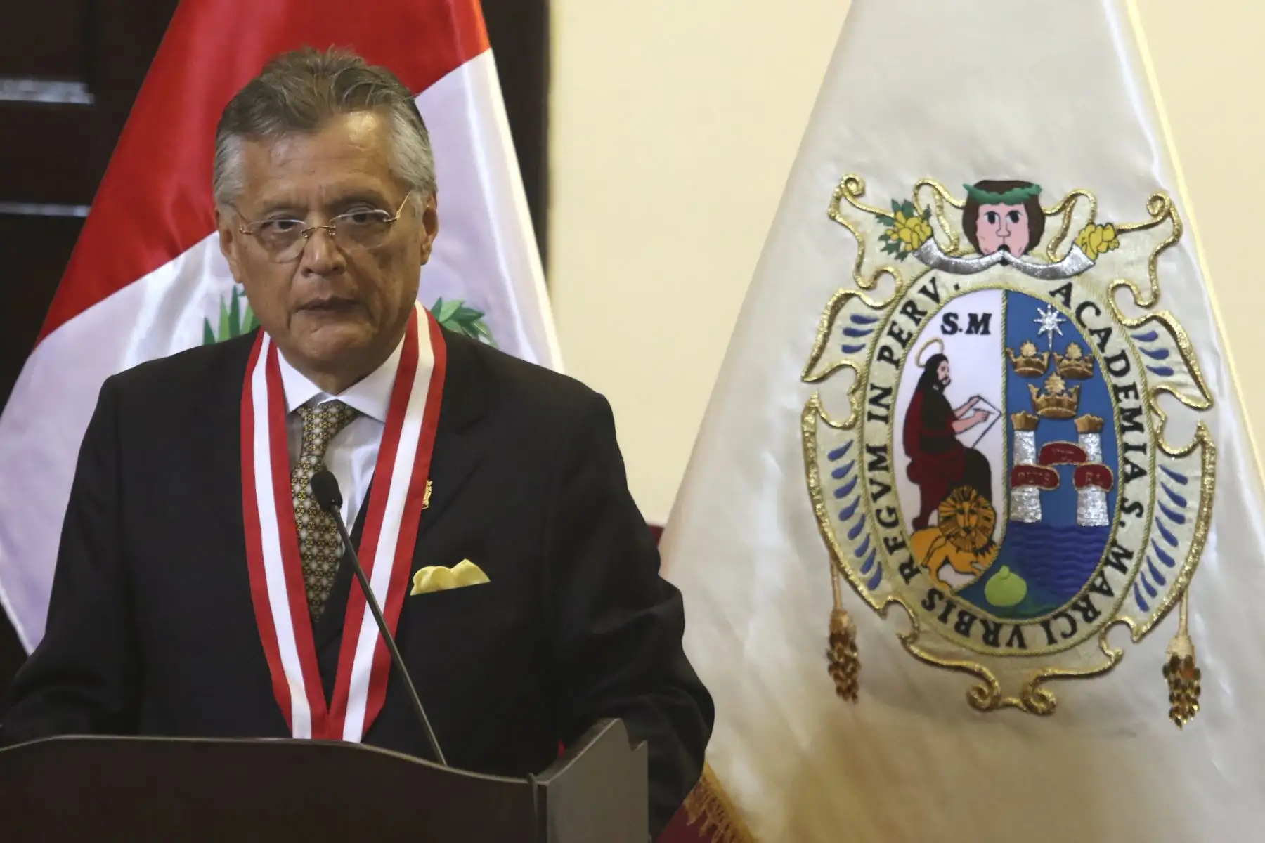 Como parte de las actividades oficiales por el 473° aniversario, un grupo de egresados sanmarquinos son reconocidos, por su destacada trayectoria profesional y por los importantes cargos o funciones que ejercen en distintas instituciones en el país.
Foto: ANDINA/Héctor Vinces
Foto: ANDINA/Héctor Vinces