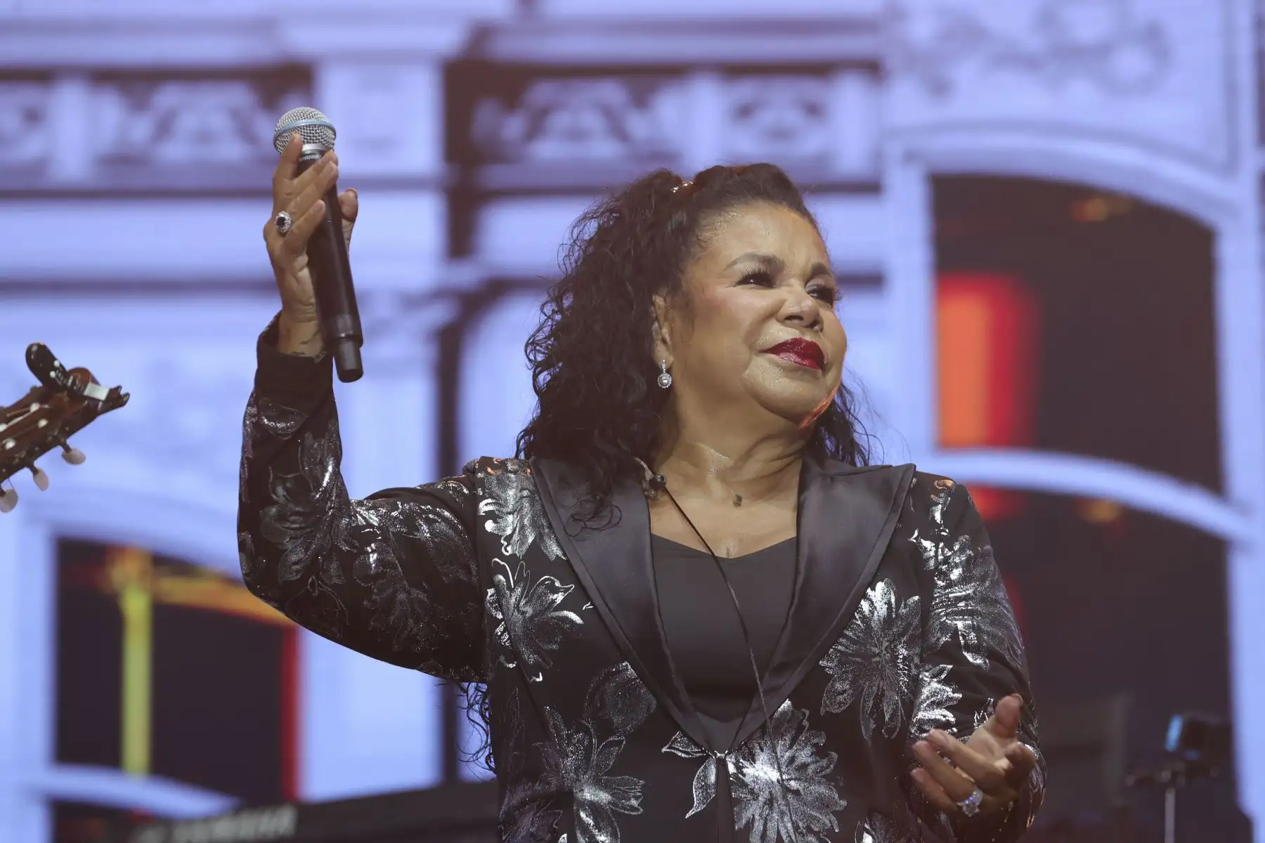 Previo a la celebración por el Día de la Madre, la cantante criolla peruana, Eva Ayllón, y la cantante chilena de música romántica deslumbraron en concierto gratuito en Lima.
Foto: ANDINA/Melina Mejía