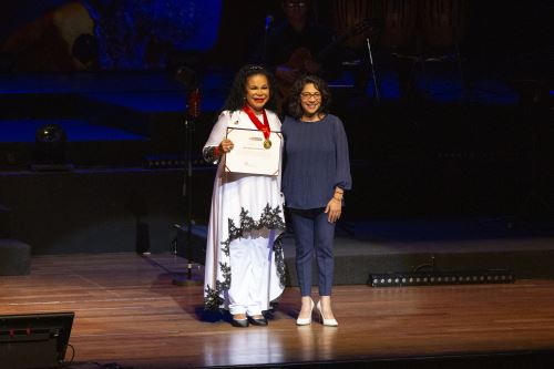 Eva Ayllón ha sido reconocida como Personalidad Meritoria de la Cultura