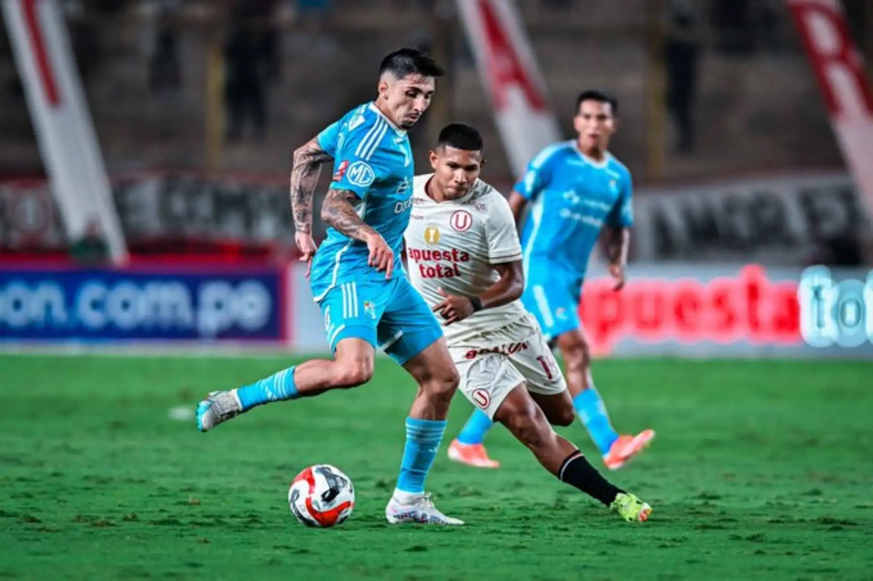 Sporting Cristal se enfrenta a Universitario por el campeonato de la lLiga 1. ANDINA/Difusión