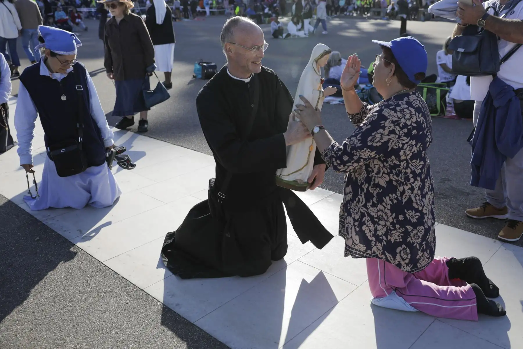 Los peregrinos participan en las ceremonias religiosas de la peregrinación del 13 de mayo en el Santuario de Fátima en Ourem, Portugal. Foto:EFE