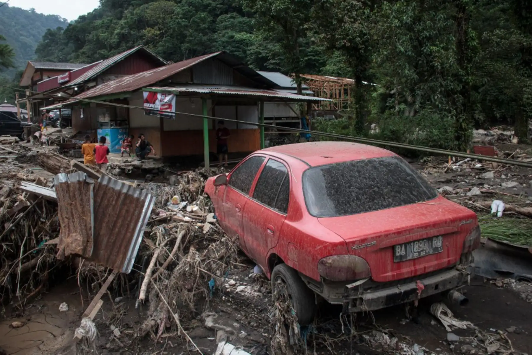 Inundaciones repentinas y el flujo de lava fría de un volcán en Tanah Datar, Sumatra Occidental. Foto: AFP
