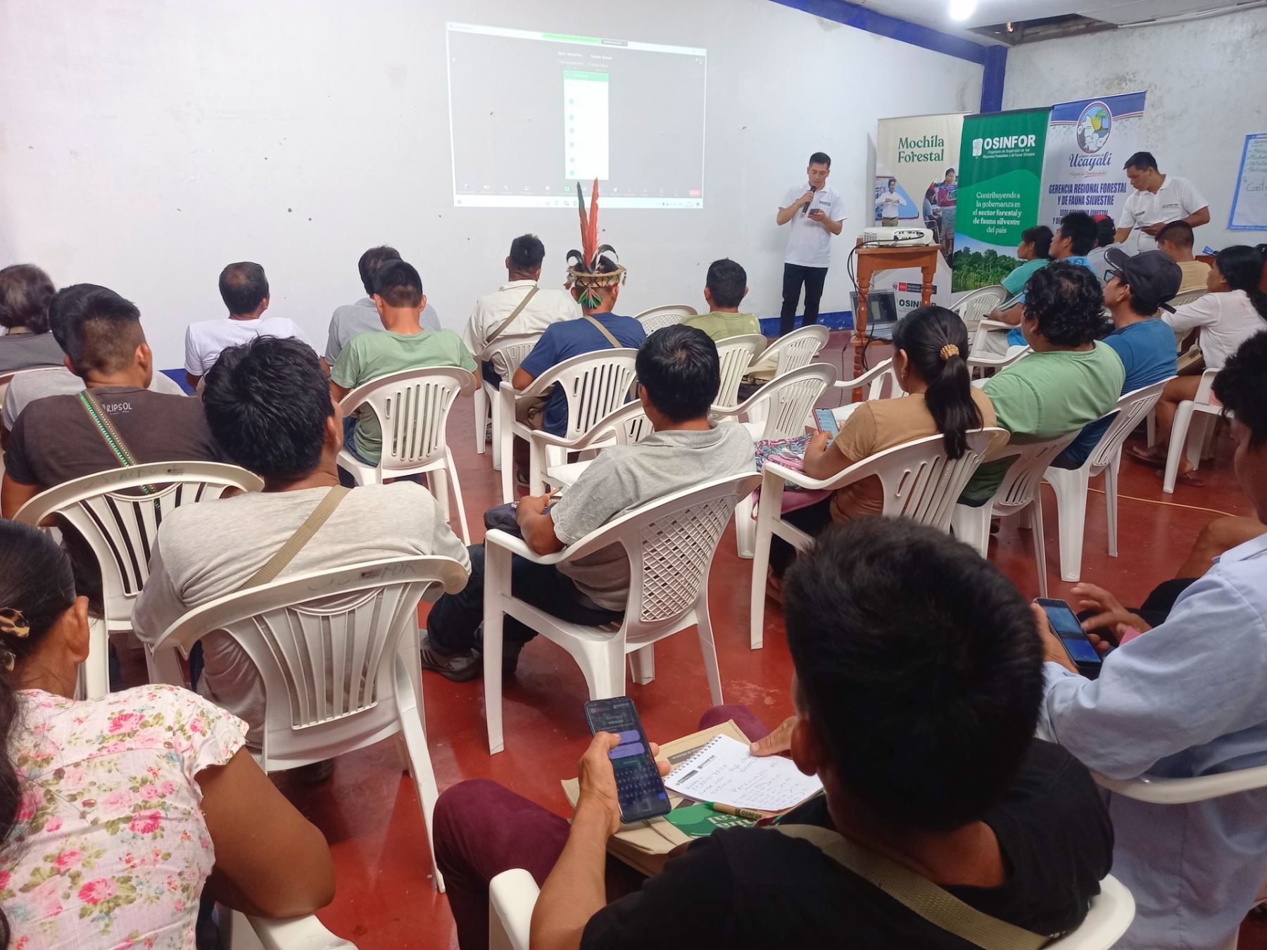 Osinfor capacitó a líderes de comunidades indígenas sobre las acciones de conservación para compensar las infracciones forestales. ANDINA/Difusión