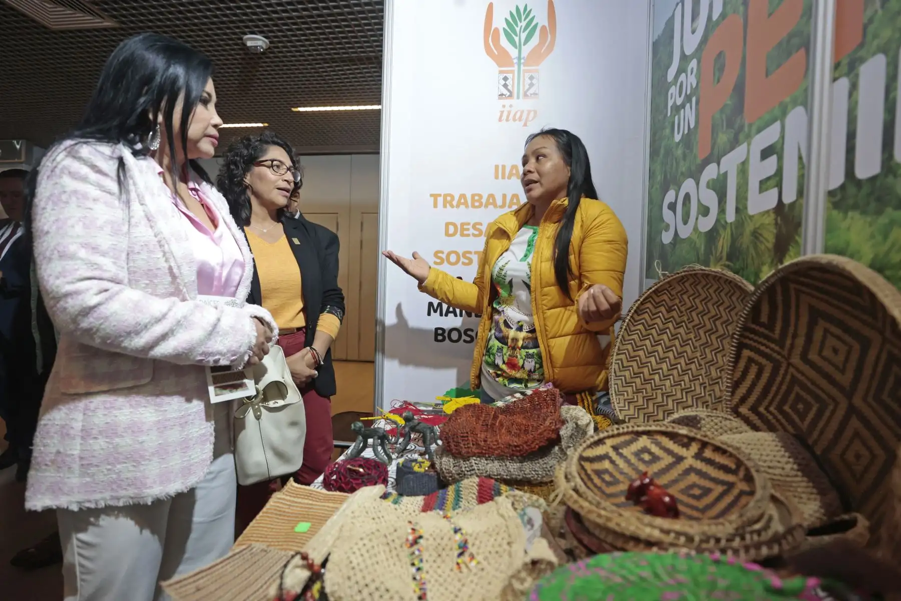 Ministros de Estado participan en la ceremonia por el 16 aniversario del Ministerio del Ambiente, bajo el lema "Juntos por el Desarrollo Sostenible” en el Centro de Convenciones de Lima. Foto: ANDINA/ Vidal Tarqui