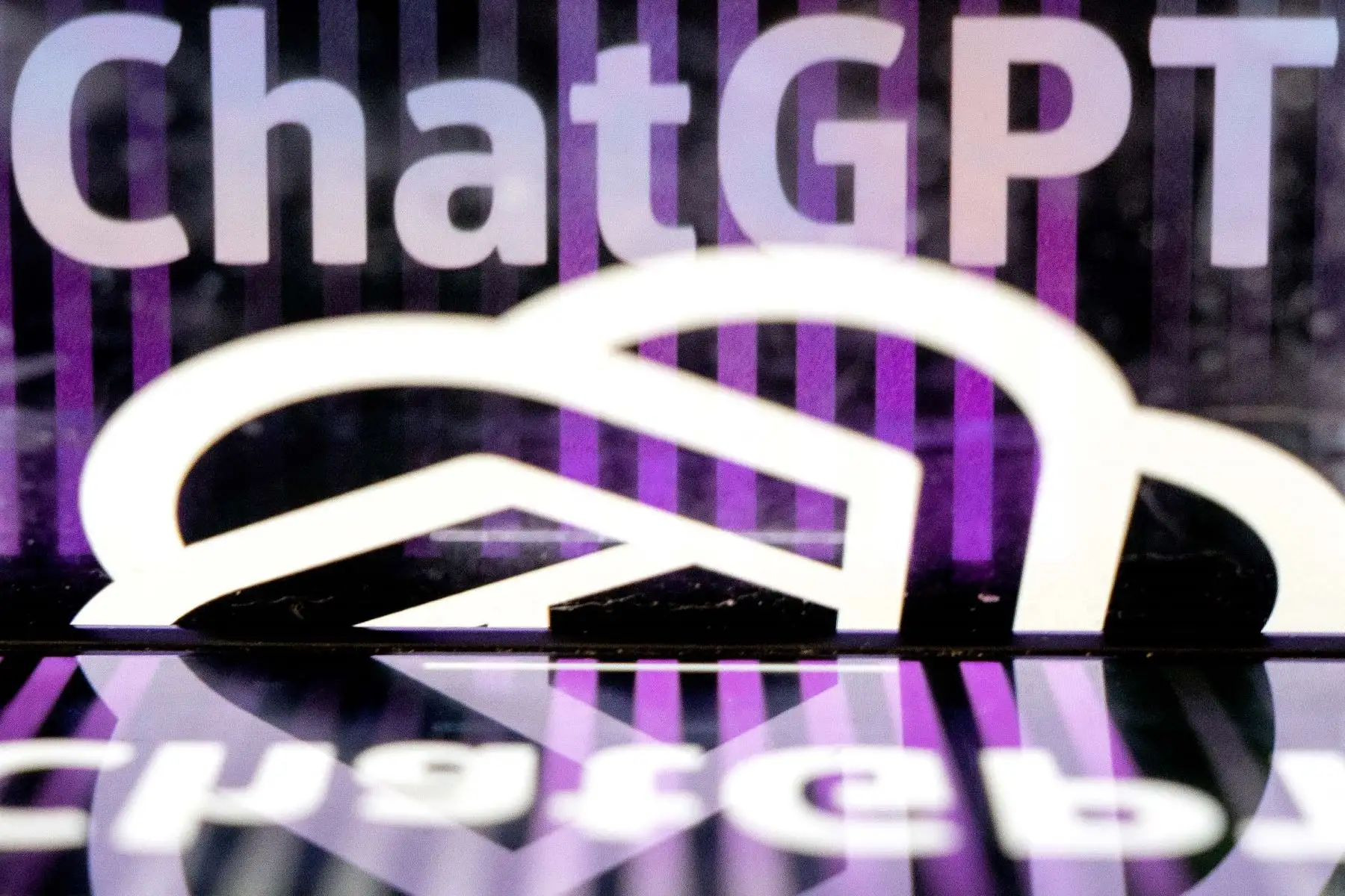 La empresa OpenAI desarrolló ChatGPT, cuya reciente versión puede razonar a través de audio, visión y texto en tiempo real. Foto: AFP