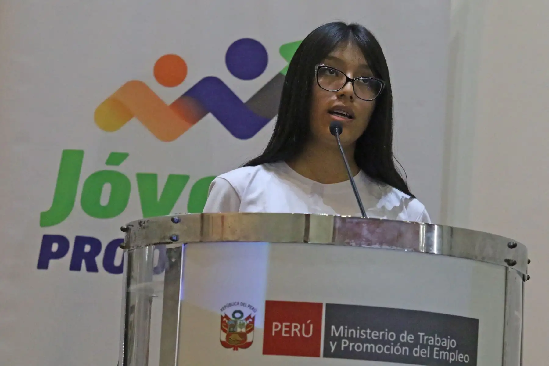 El Ministerio de Trabajo y Promoción del Empleo (MTPE), a través de su Programa Nacional de Empleo Jóvenes Productivos, y la empresa Nestlé dieron inicio a un curso de capacitación laboral para 100 jóvenes en situación de pobreza y vulnerabilidad sociolaboral. Foto: ANDINA/Héctor Vinces