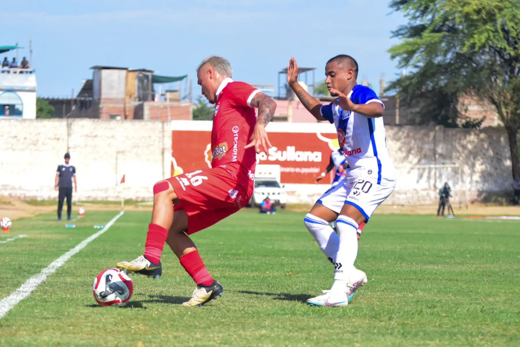 Con gol de Carlos Garcés en el segundo tiempo, Cienciano superó al Alianza Atlético de Sullana por 1-0, en el partido de la fecha 15 del Torneo Apertura de la Liga 1, jugado en el Estadio Municipal "Campeones del 36", en Sullana, Piura. Foto: Cienciano