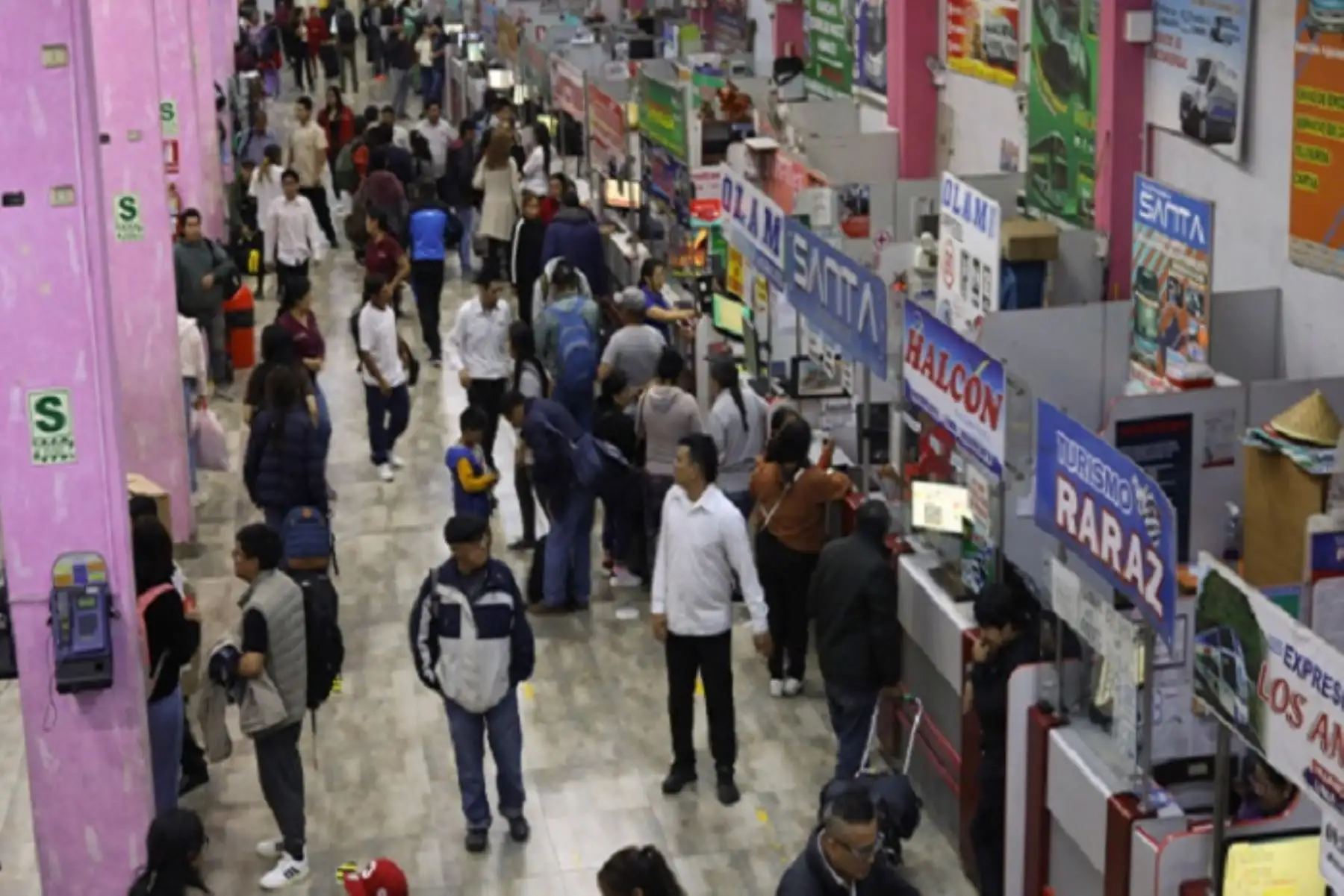 El sábado 11 de mayo, los terrapuertos movilizaron a 285,660 usuarios en 4,761 viajes por vía terrestre.