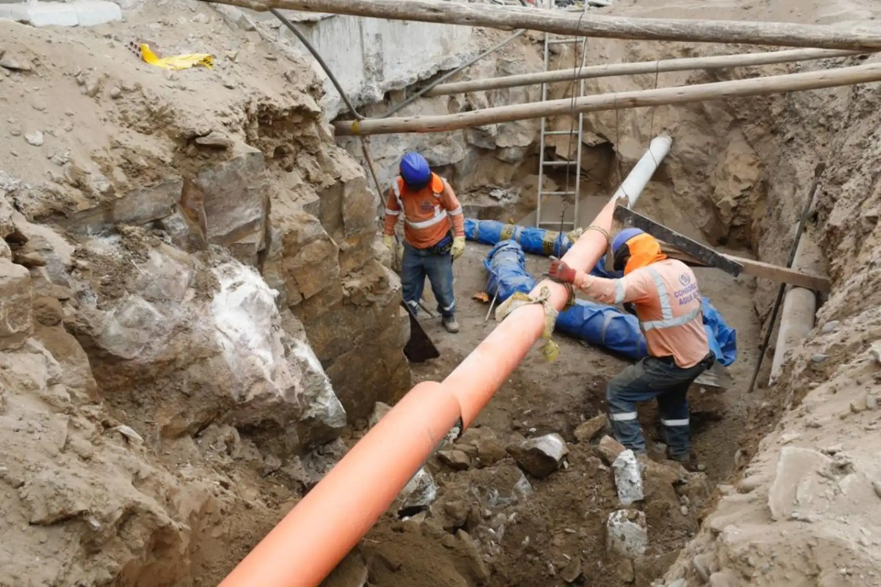 Más de 257 mil vecinos tendrán agua potable en sus hogares con reinicio de obras, después de que proyecto quedara paralizado por incumplimiento de empresa contratista. Foto: MVCS