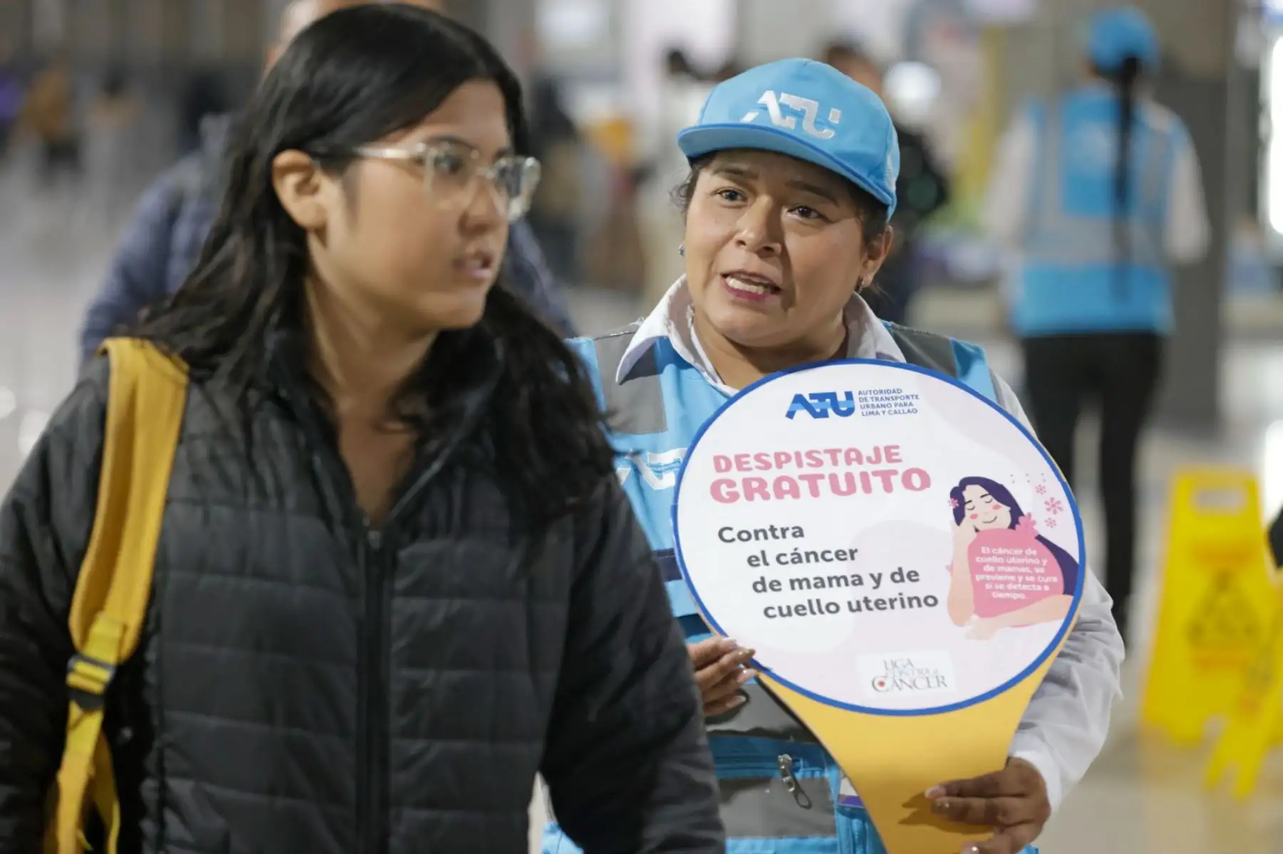 La Autoridad de Transporte Urbano para Lima Metropolitana y la Liga Contra el Cáncer realizan una campaña gratuita de despistaje de cáncer de mama y cuello uterino en la Estación Central del Metropolitano. Foto: ANDINA/ Luis Iparraguirre