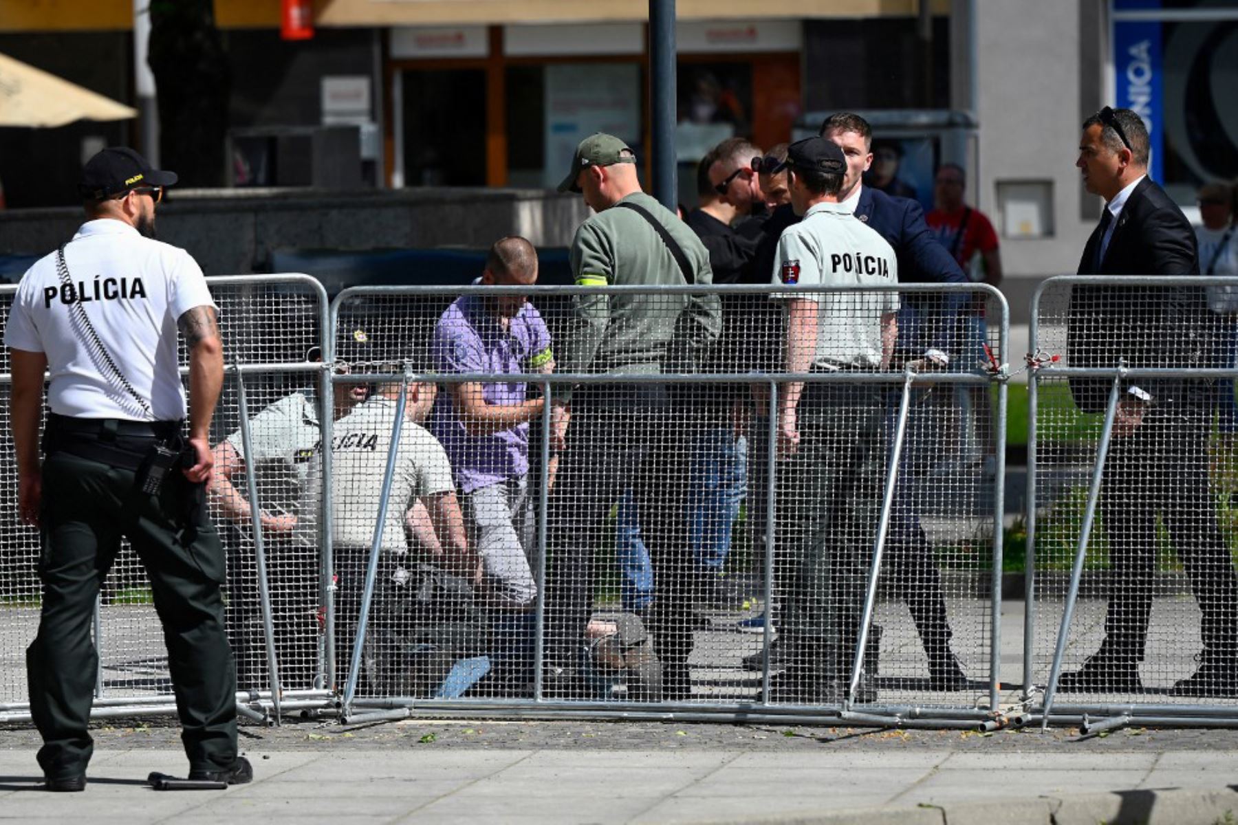 La presidente eslovaca, Zuzana Caputova, anunció en un comunicado que "la policía detuvo al atacante" y ofrecería más información "tan pronto como sea posible". Foto: AFP