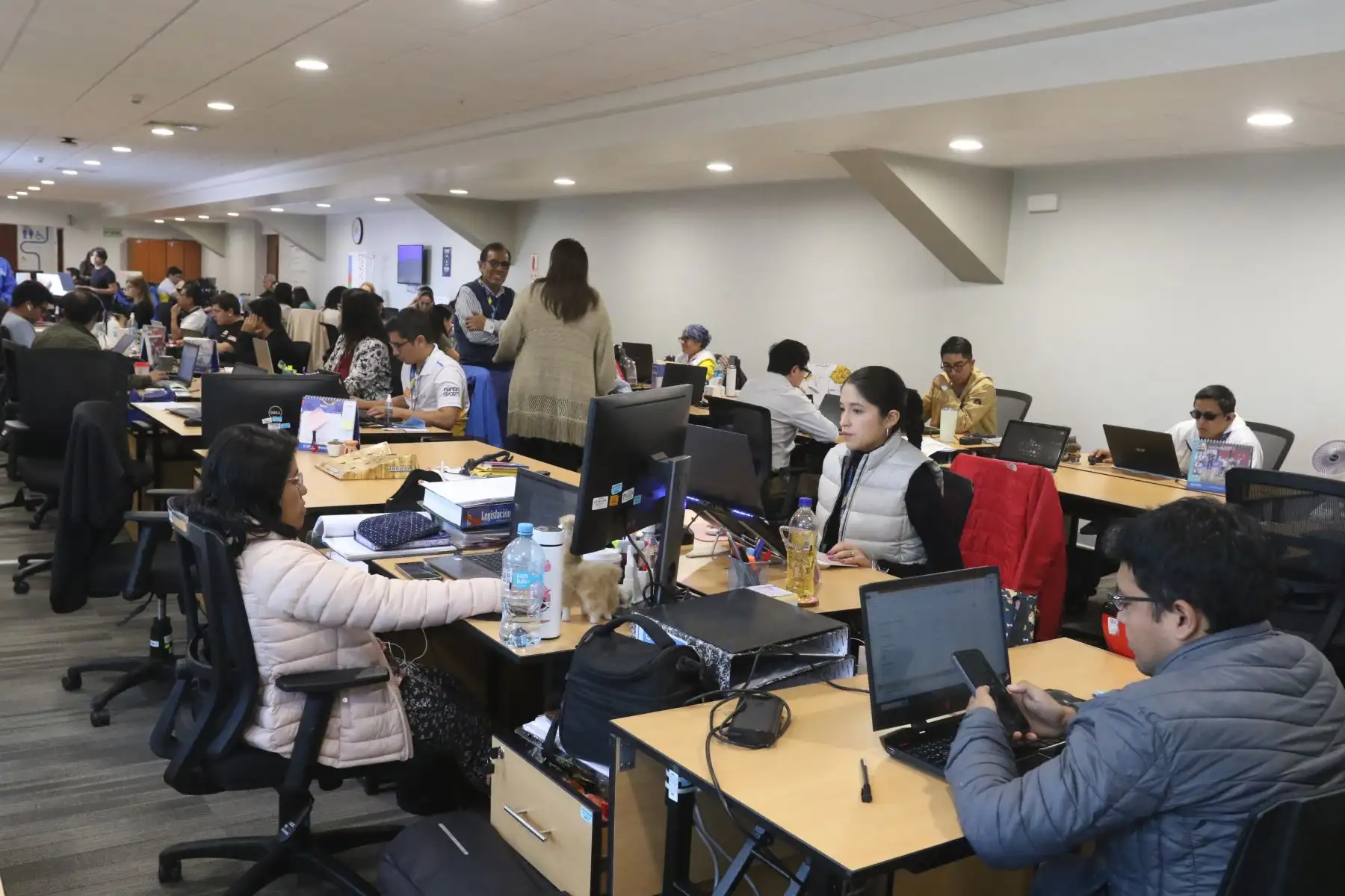 Proyecto Especial Legado presenta el Centro de Control y Operaciones de los juegos Bolivarianos del Bicentenario Ayacucho 2024, donde se podrá apreciar en tiempo real el avance de las diversas actividades para el desarrollo de esta competencia multideportiva, a realizarse del 28 de noviembre al 8 de diciembre.
FOTO:ANDINA/Hector Vinces