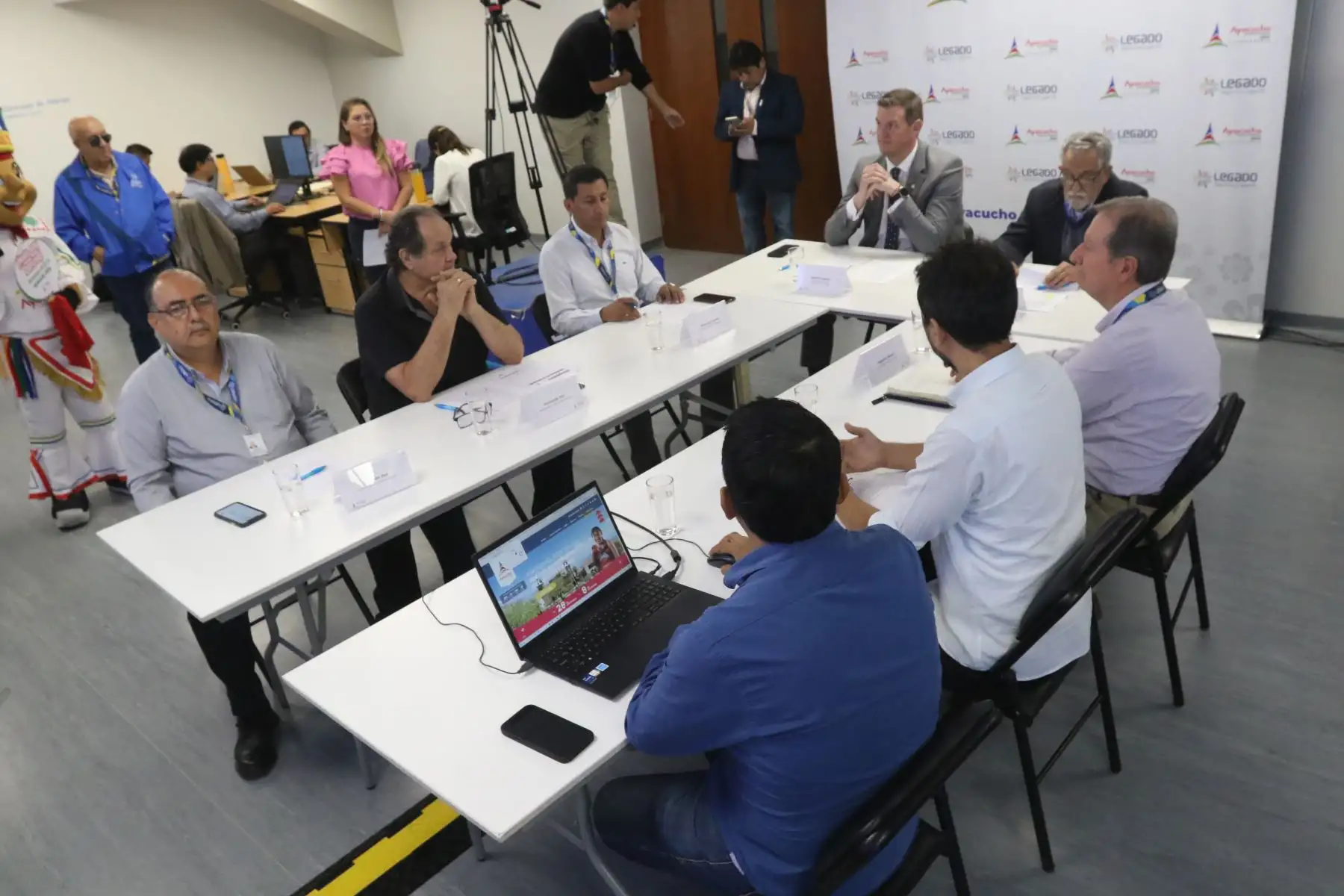 Proyecto Especial Legado presenta el Centro de Control y Operaciones de los juegos Bolivarianos del Bicentenario Ayacucho 2024, donde se podrá apreciar en tiempo real el avance de las diversas actividades para el desarrollo de esta competencia multideportiva, a realizarse del 28 de noviembre al 8 de diciembre.
FOTO:ANDINA/Hector Vinces