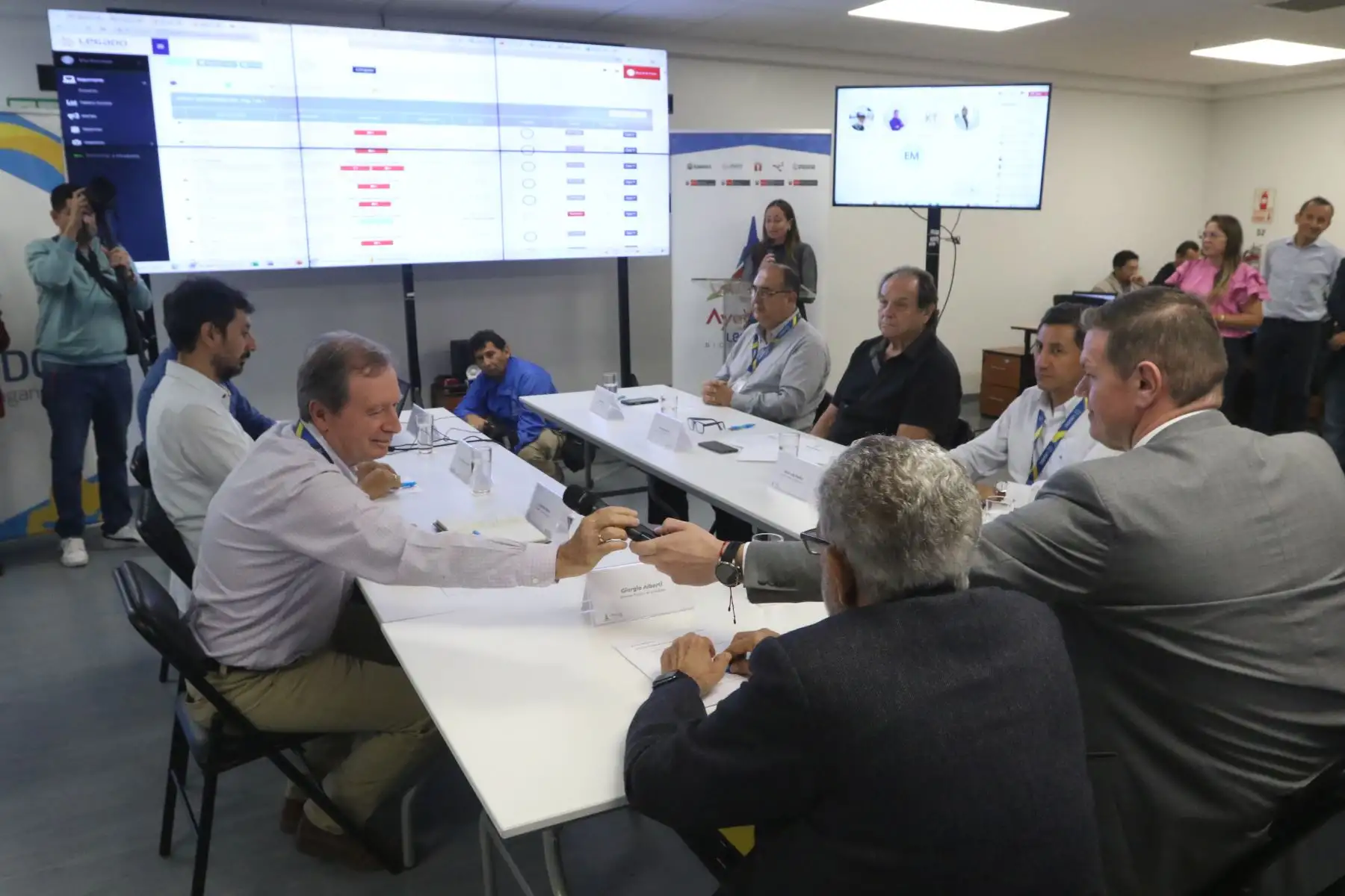Proyecto Especial Legado presenta el Centro de Control y Operaciones de los juegos Bolivarianos del Bicentenario Ayacucho 2024, donde se podrá apreciar en tiempo real el avance de las diversas actividades para el desarrollo de esta competencia multideportiva, a realizarse del 28 de noviembre al 8 de diciembre.
FOTO:ANDINA/Hector Vinces