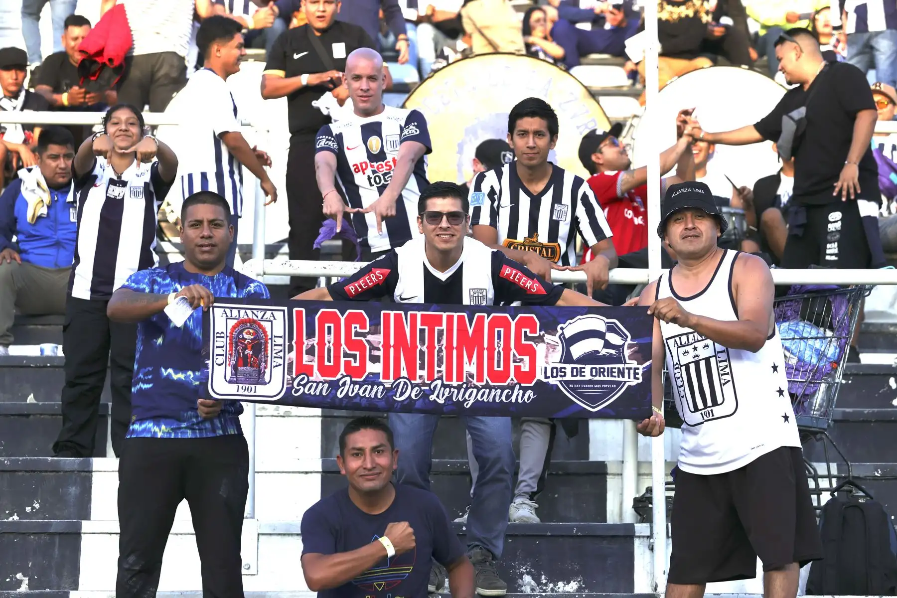 Imágenes previas al partido entre Alianza Lima y Colo  Colo de Chile  por la Copa Libertadores 2024 por la fecha 5 del Grupo A en el estadio Alejandro Villanueva de La Victoria.
Foto: ANDINA/Melina Mejía