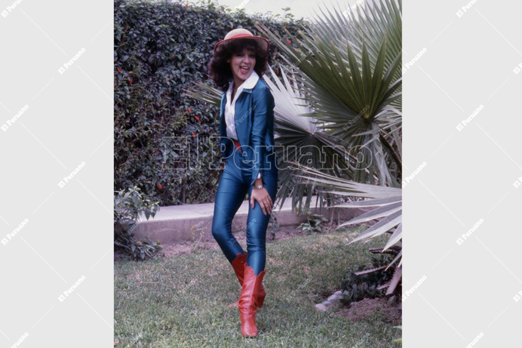 Lima - setiembre 1981 / La animadora infantil Yola Polastri se prepara para su concierto en el estadio de Alianza Lima. Recibió al diario La Crónica para una producción especial. Foto: Archivo Histórico de El Peruano