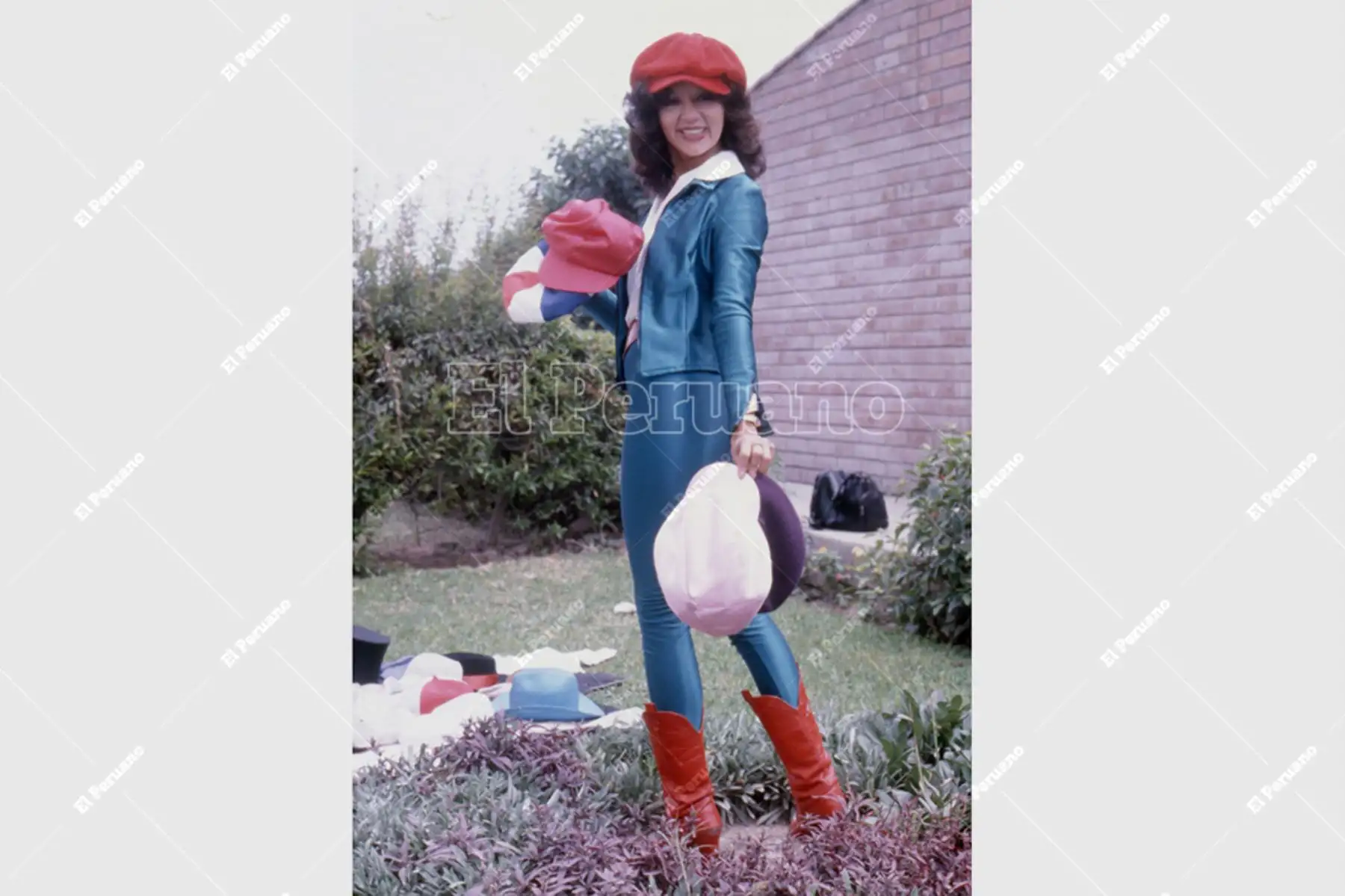 Lima - setiembre 1981 / La animadora infantil Yola Polastri se prepara para su concierto en el estadio de Alianza Lima. Recibió al diario La Crónica para una producción especial. Foto: Archivo Histórico de El Peruano