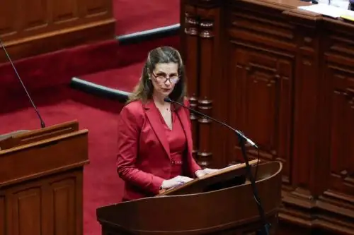 La ministra de Vivienda, Construcción y Saneamiento, Hania Pérez de Cuéllar, responde pliego interpelatorio ante el Congreso de la República. Foto: ANDINA/difusión.