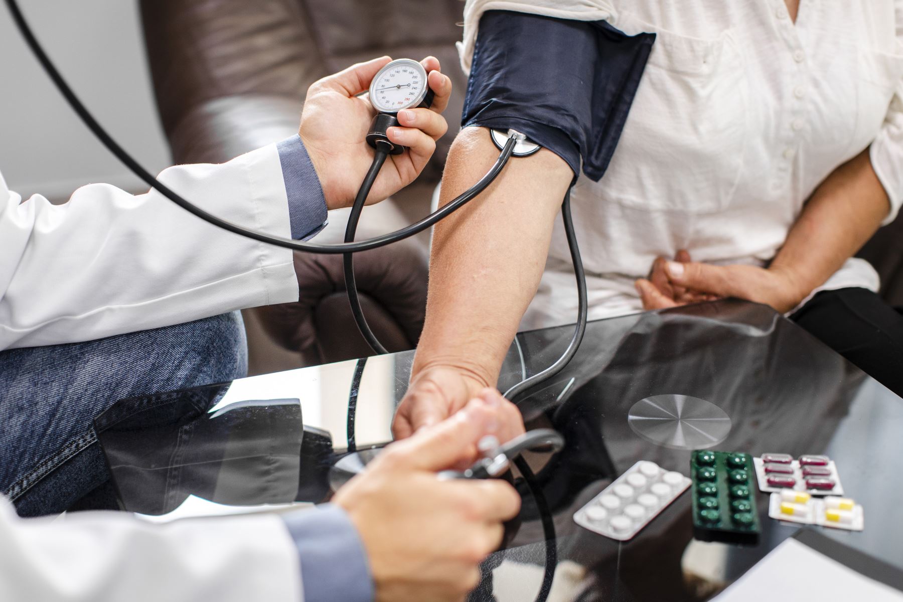 El Ministerio de Salud recomienda un control regular de la presión arterial a fin de prevenir enfermedades cardiacas. Foto: Andina