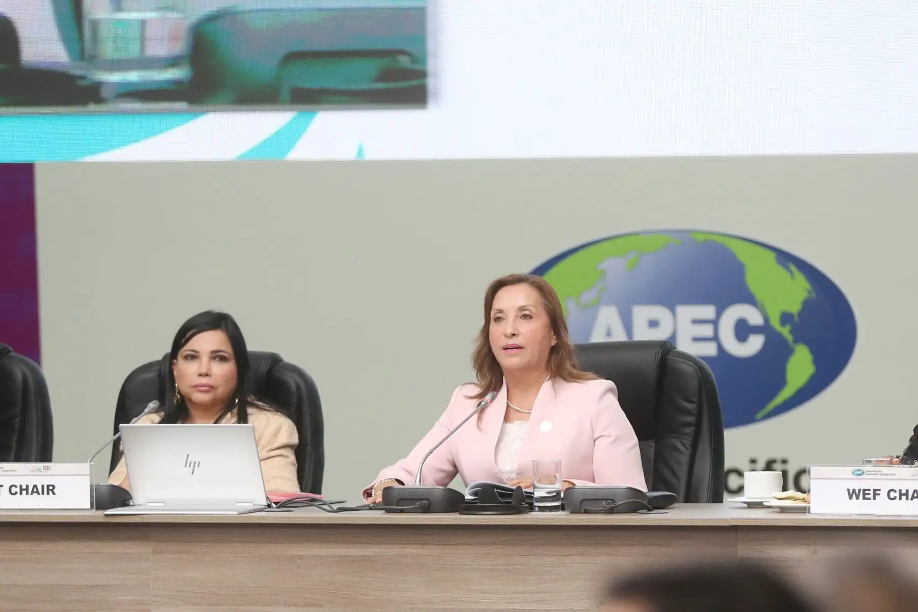 La presidenta Dina Boluarte participa en la reunión de ministras y ministros de los sectores mujer y comercio, integrantes de las 21 economías de APEC Asia Pacífico, realizada en Arequipa.
Foto: ANDINA/ Prensa Presidencia