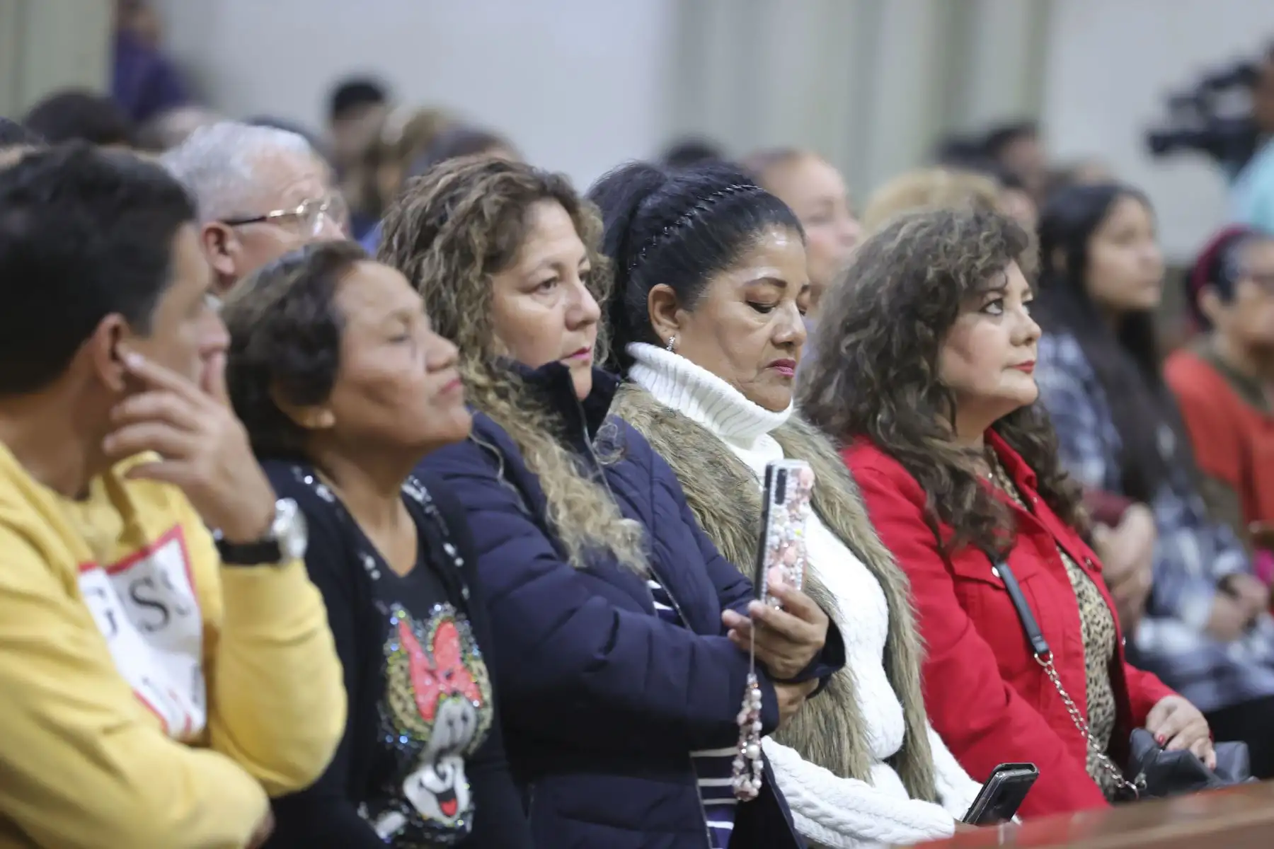 Pese a que Yola Polastri aún permanece en Cuidados Intensivos de la clínica Delgado, sus más queridos y cercanos amigos  ofrecen una misa de salud por la animadora  en la parroquia San José en Jesús María.
Foto: ANDINA/Melina Mejía