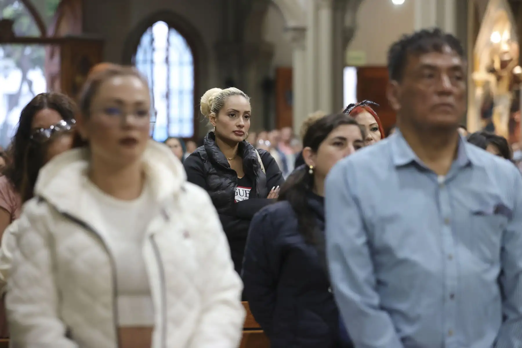 Pese a que Yola Polastri aún permanece en Cuidados Intensivos de la clínica Delgado, sus más queridos y cercanos amigos  ofrecen una misa de salud por la animadora  en la parroquia San José en Jesús María.
Foto: ANDINA/Melina Mejía