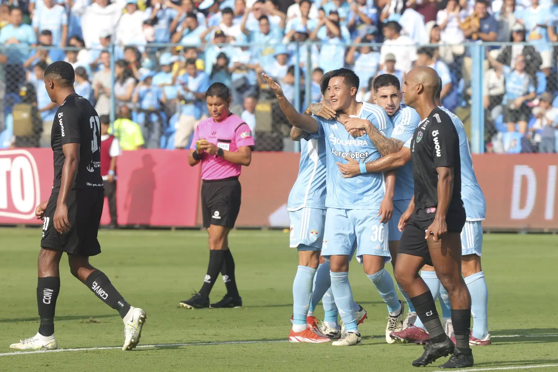 Jostin Alarcón celebra el gol anotado en el partido entre Sporting Cristal y Unión Comercio por el Torneo Apertura de la Liga 1.  Foto: ANDINA/Melina Mejía