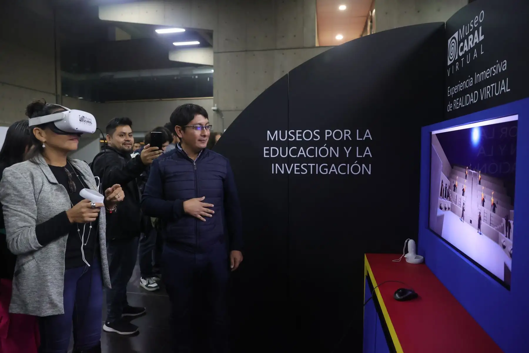 Con el uso de gafas virtuales los visitantes podrán recorrer la zona arqueológica de Caral a través de imágenes en 360°.ANDINA/Melina Mejía.