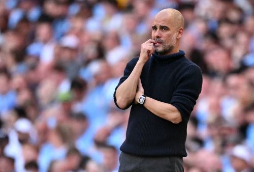 El técnico español del Manchester City, Pep Guardiola, reacciona durante el partido de fútbol de la Premier League inglesa entre el Manchester City y el West Ham United. Foto. ANDINA/AFP