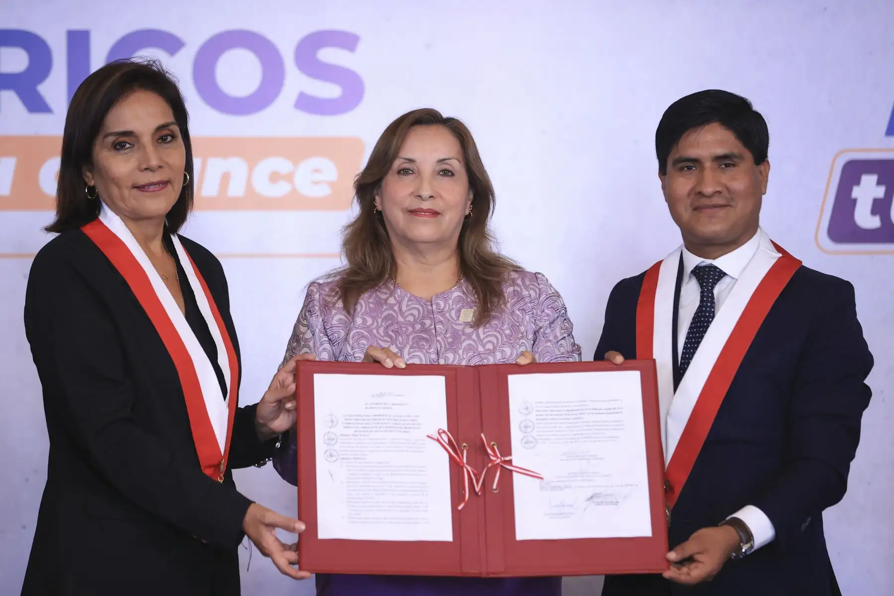 Promulgación de la ley que garantiza y promueve el acceso y uso de los medicamentos genéricos.
Foto: ANDINA/ Prensa Presidencia