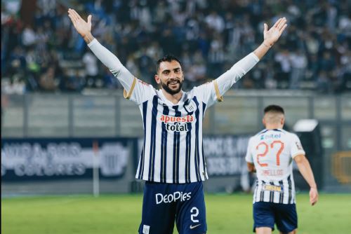 Juan Pablo Freytes celebra el gol anotado en el partido entre Alianza Lima y Garcilazo por el Torneo Apertura de la Liga 1. Foto: ANDINA/Melina Mejía