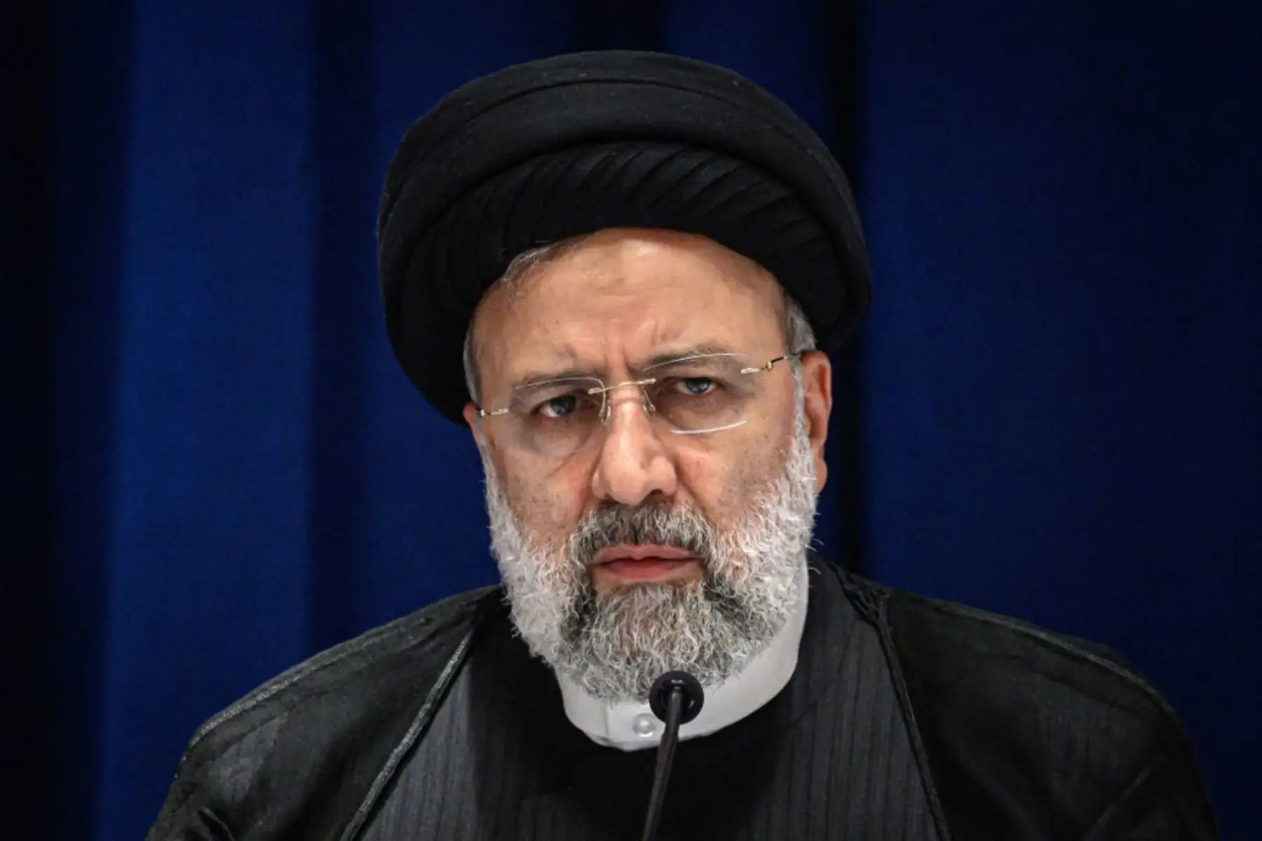 Fotografía del presidente de Irán, Ebrahim Raisi. Los medios iraníes declararon muerto al presidente Ebrahim Raisi el 20 de mayo. de 2024, después de que su helicóptero se estrellara en una región montañosa. Foto: AFP