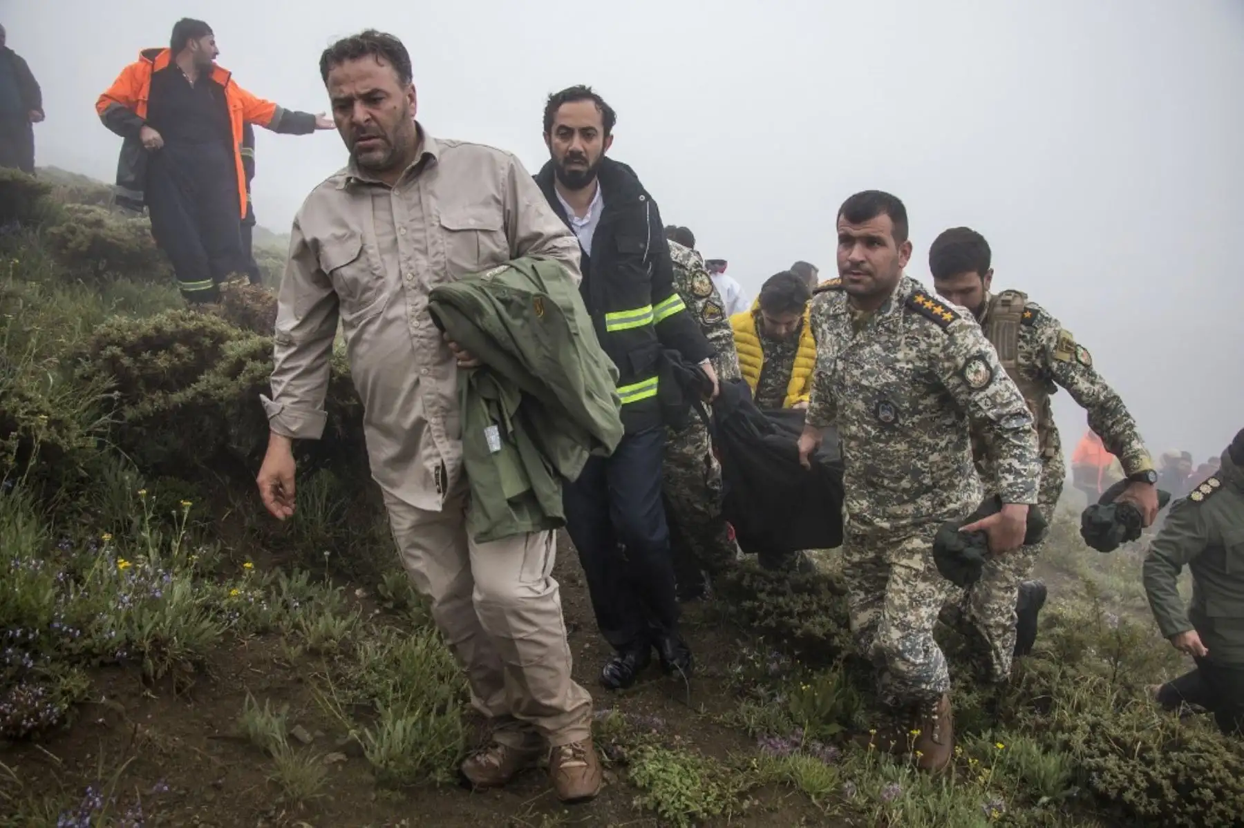 El presidente iraní Ebrahim Raisi fue declarado muerto el 20 de mayo después de que los equipos de rescate encontraran su helicóptero estrellado en la niebla. región montañosa occidental, provocando luto en la república islámica. Foto: AFP
AZIN HAGHIGHI / Agencia de noticias del Ministerio de Justicia / AFP