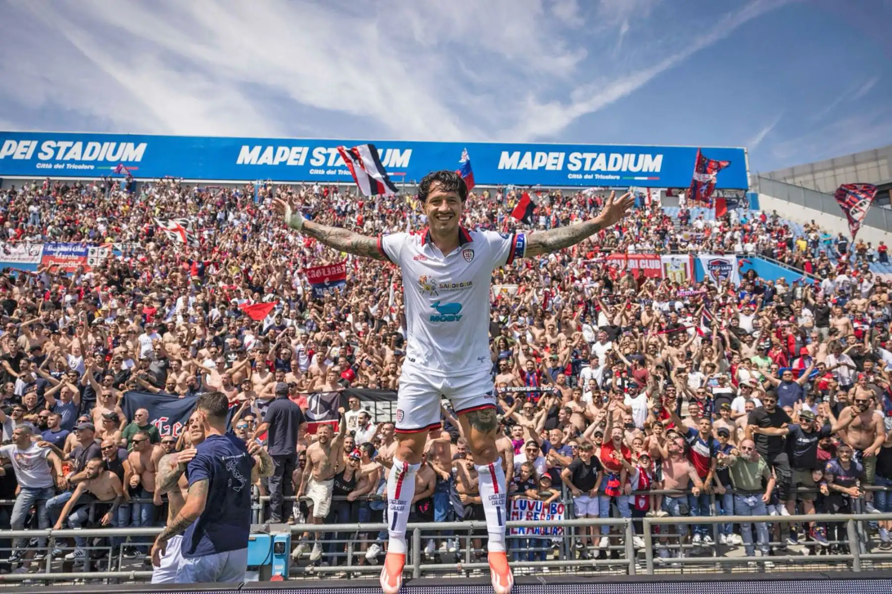 Gianluca Lapadula no perdonó a los 90′+1 y canjeó un penal por gol, decretando el 2-0 de Cagliari sobre Sassuolo en el Mapei Stadium. Foto: Difusión