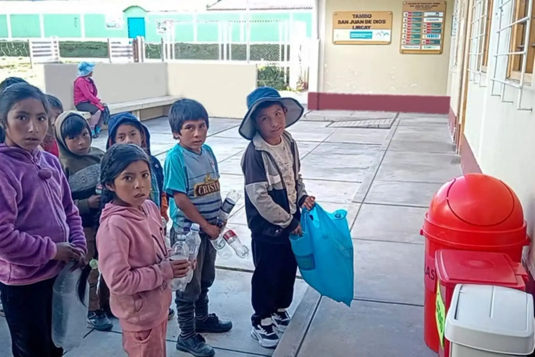 Programa PAIS promueve campañas de reciclaje en escolares con la proyección de películas.