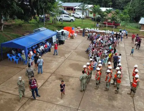 El Goresam y el Ejército del Perú trasladó ayuda humanitaria y brindó atención a las familias damnificadas y afectadas del caserío de Palapanto, provincia de Lamas, donde se registró un deslizamiento de tierra. ANDINA/Difusión