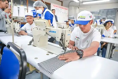 El objetivo de la capacitación dual es desarrollar competencias laborales destinadas a mejorar la empleabilidad y facilitar la inserción laboral de las personas en situación de pobreza y/o vulnerabilidad sociolaboral.