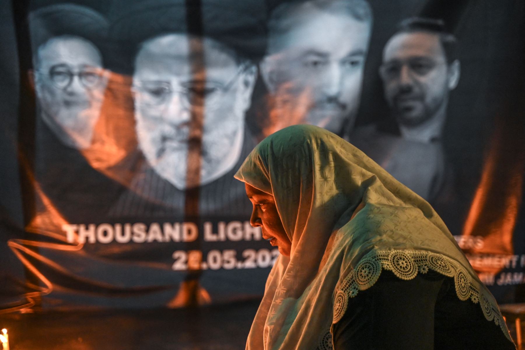 Mujeres musulmanes chiítas se reúnen en una mezquita en Chennai para rendirle condolencias al difunto presidente de Irán, Ebrahim Raisi, quien murió en un accidente de helicóptero. Foto: AFP