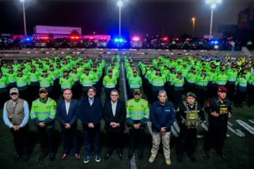 Se aclara que la norma que suspende el cobro de gastos a los gobiernos locales, no afectará en el pago que les corresponde a los policías que son contratados para desarrollar este servicio en sus días de franco o vacaciones.ANDINA/Difusión