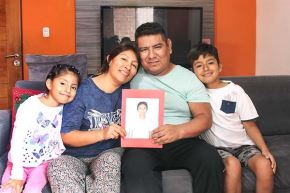 Santiago rodeado de su familia Pillaca Quincho. Foto:ANDINA/Difusión