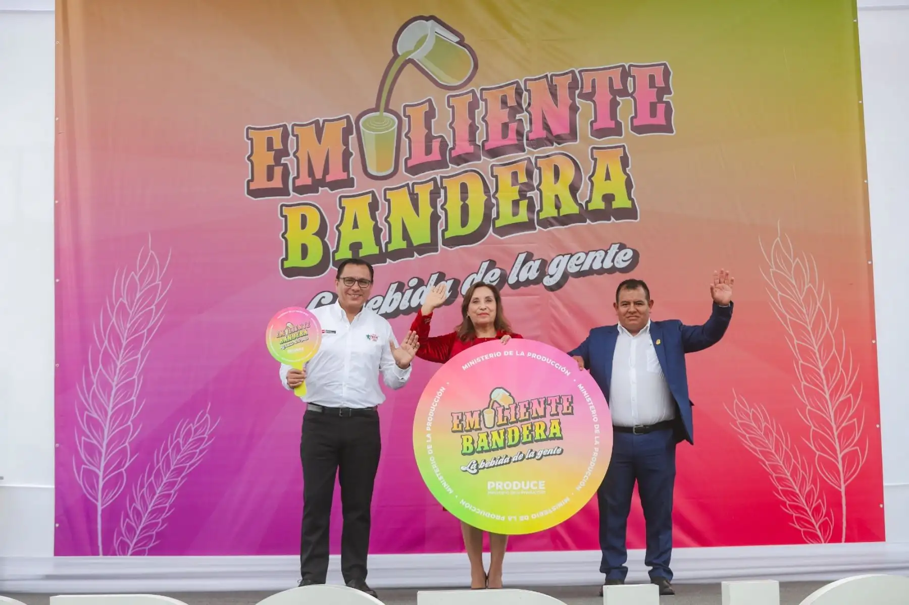 Más de 70,000 emolienteros fueron reconocidos de interés sectorial y recibieron el distintivo Emoliente Bandera por su aporte a la conservación de las tradiciones nacionales. Foto: ANDINA/Prensa Presidencia