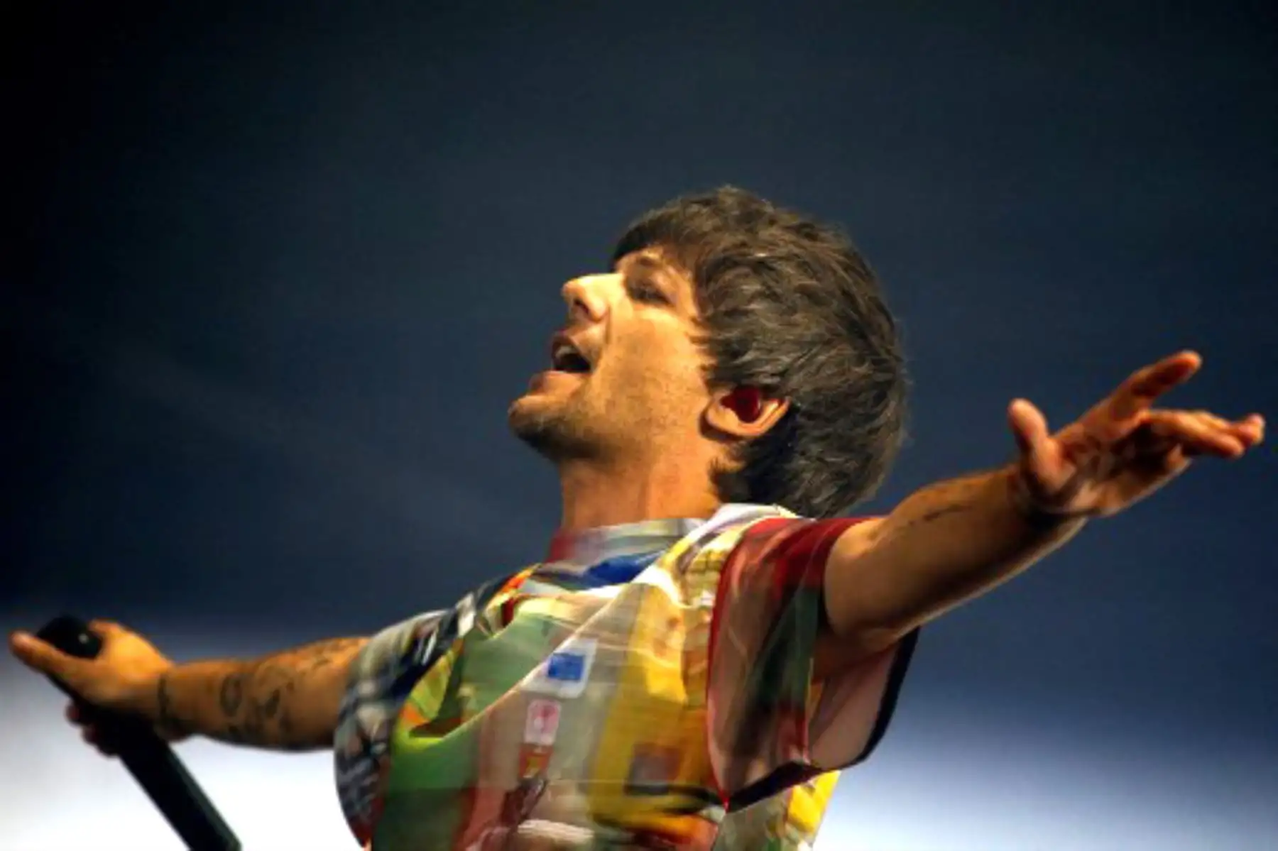 Fans peruanas de Louis Tomlinson se unen para pedir que artista nos visite