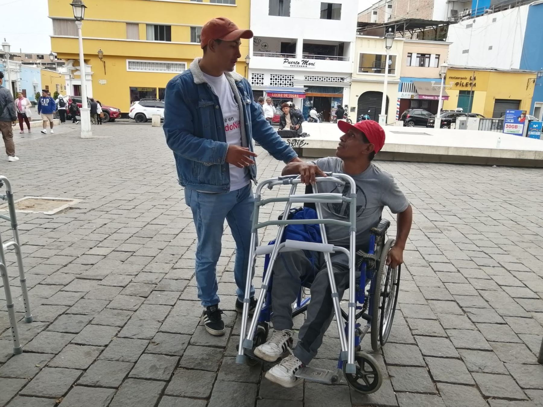 La Municipalidad de Trujillo entregó 100 andadores a personas con discapacidad de El Porvenir y de otros distritos de esta provincia. ANDINA/Difusión