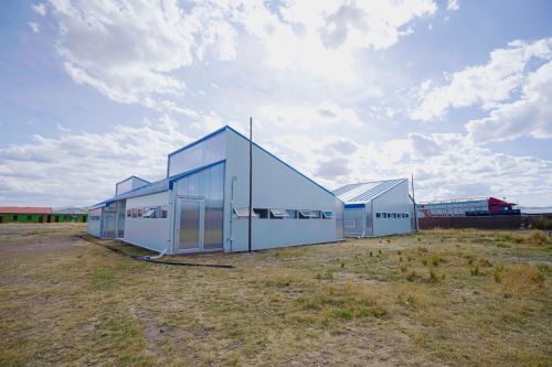 Instalan 30 aulas modulares tipo heladas y 11 kits de pararrayos en 14 colegios del Cusco.