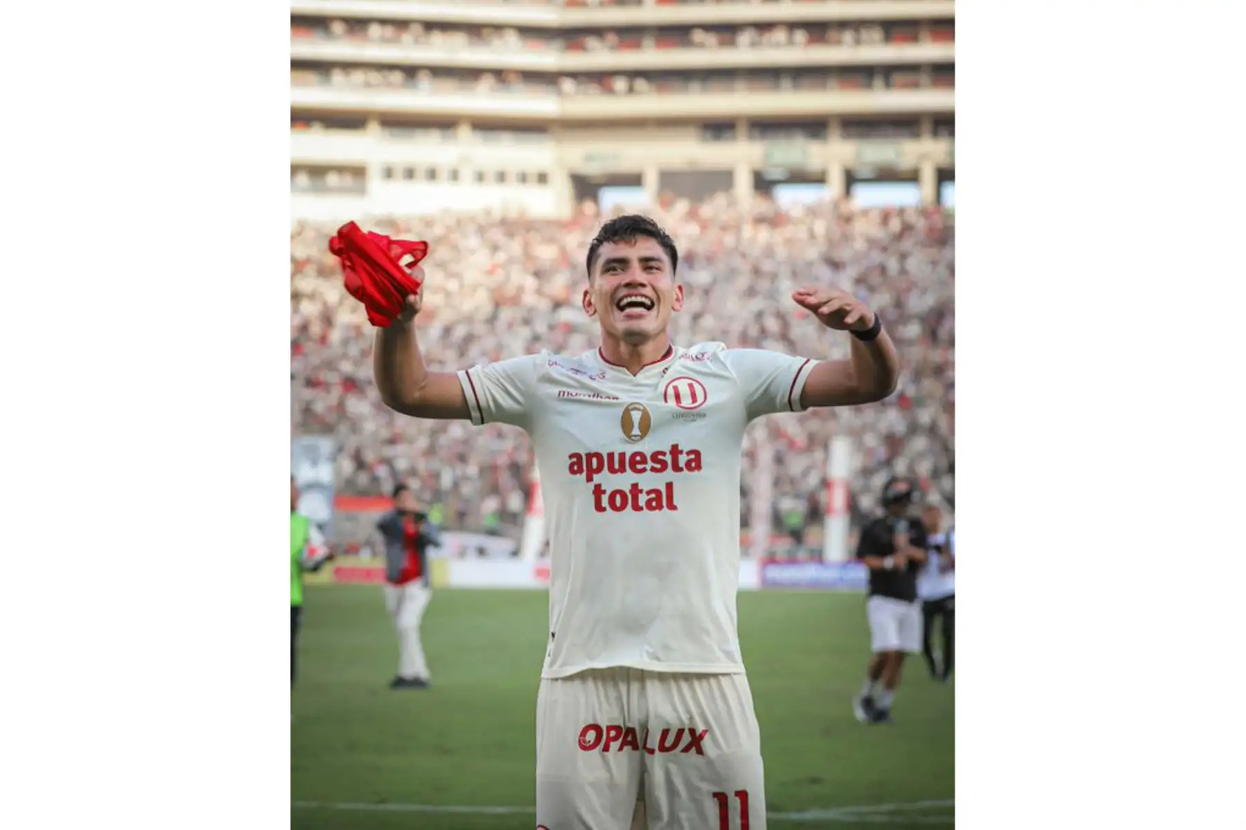Jose Rivera celebra el triunfo de Universitario ante Chankas por la copa del torneo Apertura de la Liga 1. Foto: ANDINA/Difusión