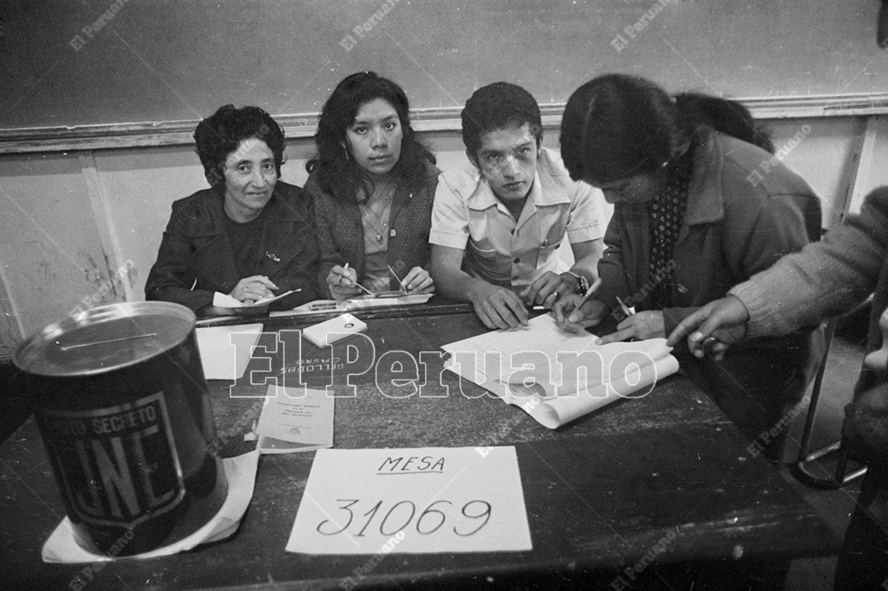 Lima - 18 junio 1978 / Las mujeres participaron masivamente en la elección de representantes para  la Asamblea Constituyente que tendrá la misión de elaborar la nueva Constitución.  Foto: Archivo Histórico de El Peruano