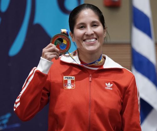 Alexandra Grande triunfo en el Panamericano de Karate en Uruguay