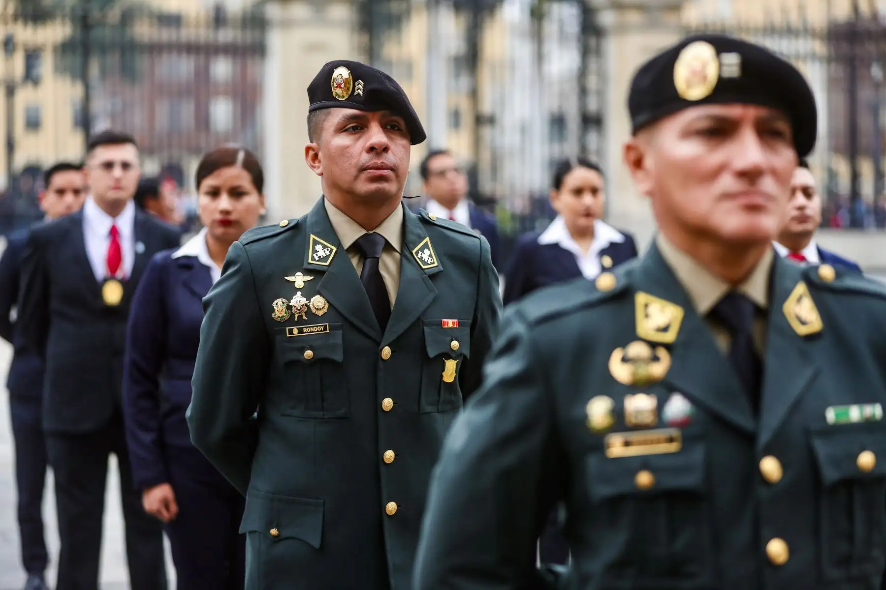 Reconocimiento al personal policial que participó en el rescate de empresaria peruana. Foto: ANDINA/Prensa Presidencia